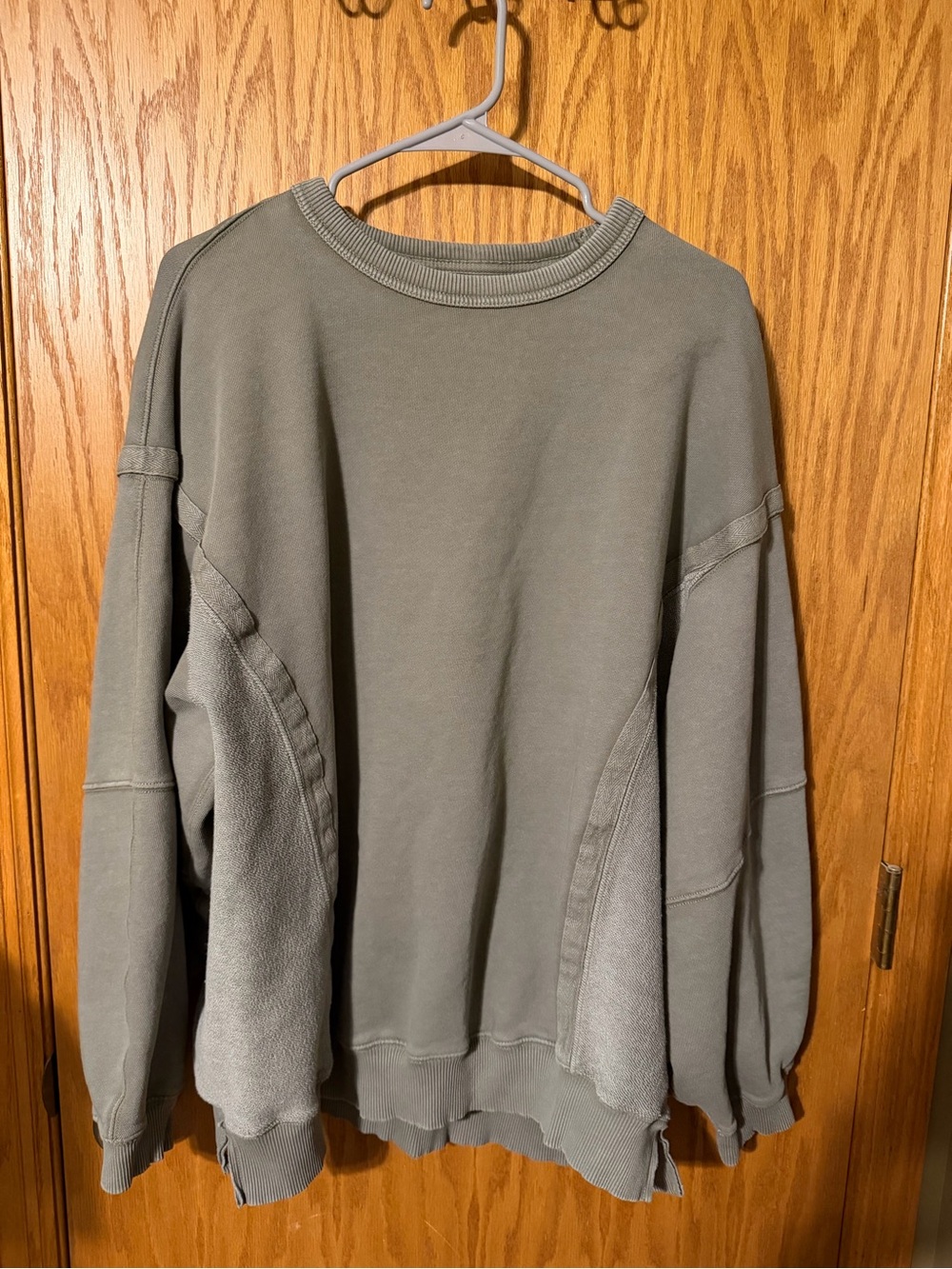 Women’s Oversized Crewneck Sweater in Gray